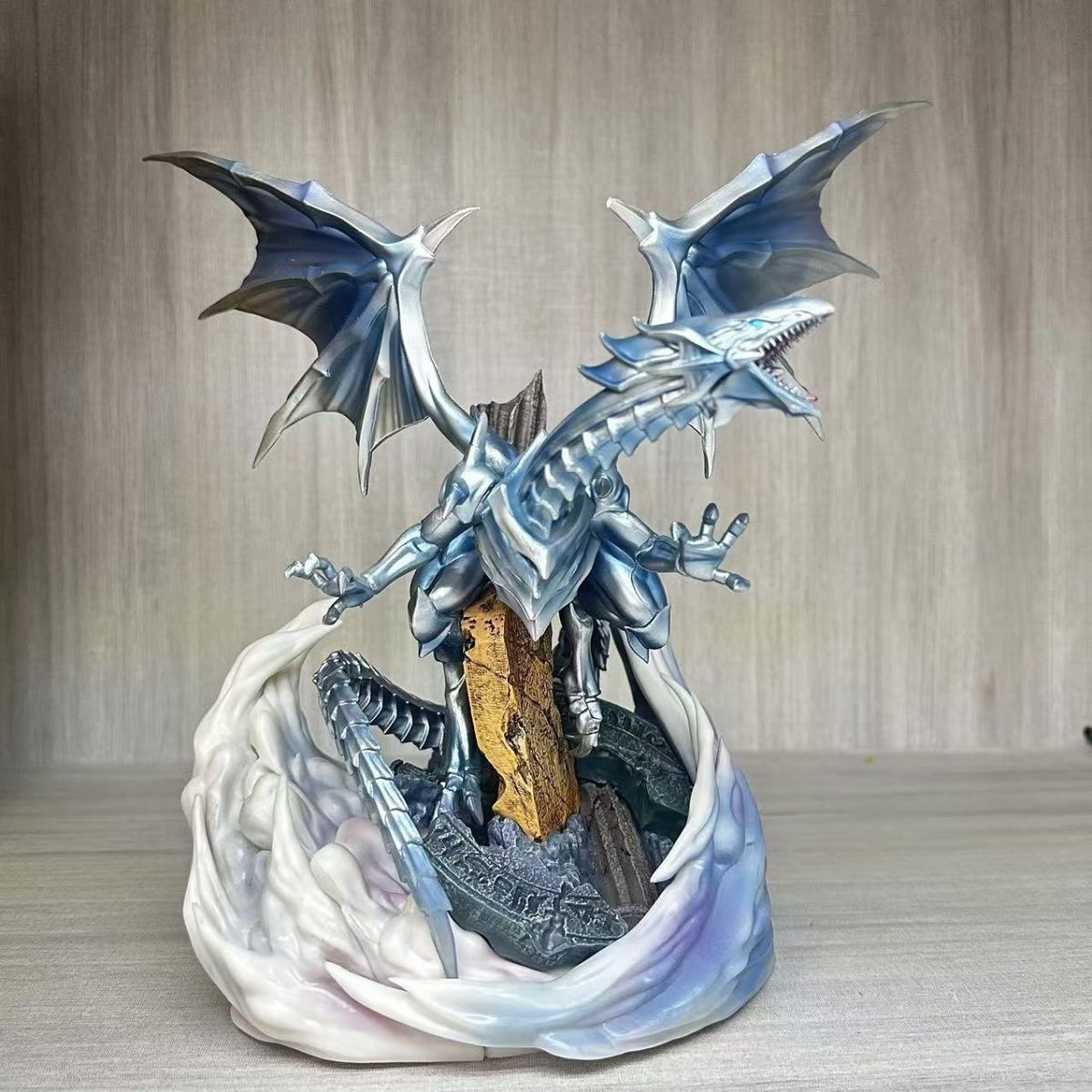 Model Kit Yugioh - Figurka Anime Yu-Gi-Oh! Biały Srebrny Smok
