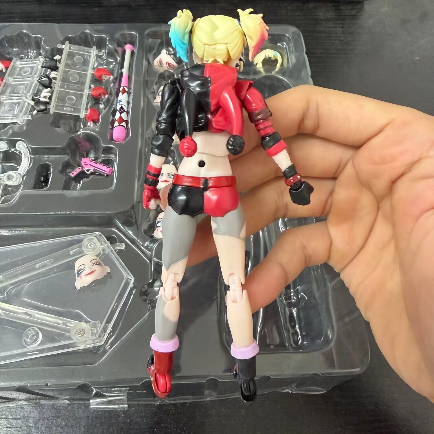Dostępny od ręki Revoltech Har – Model Kit Harley Quinn recenzja i cena